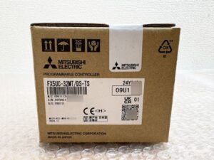 三菱電機 FX5UC-32MT/DS-TS シーケンサー 2024年製